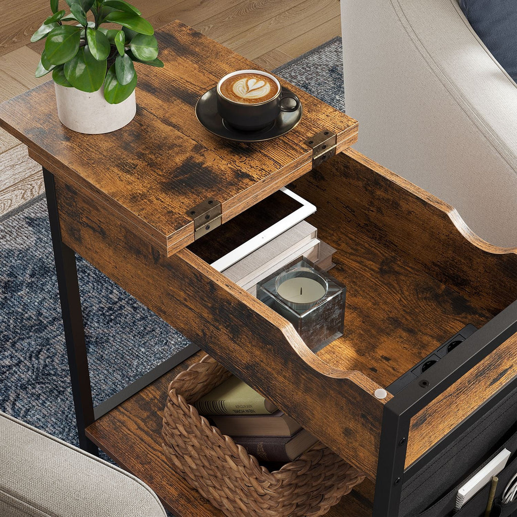 Bijzettafel met Stopcontacten en USB – Industrieel Design – 60 x 31,5 x 60 cm – Opbergvak & Stoffen Tas