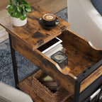 Bijzettafel met Stopcontacten en USB – Industrieel Design – 60 x 31,5 x 60 cm – Opbergvak & Stoffen Tas