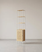Boekenkast Smal met Rotan Deur – BOHO Stijl – 174 cm Hoog – Staand Open Kastmeubel – Tot 60 kg