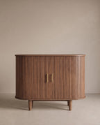 Dressoir Met Schuifdeuren - Geribbeld Walnoot Design - Met Verstelbare Planken