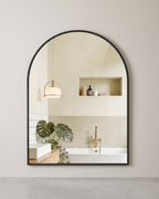Wandspiegel 81 x 61 cm - Gewelfde Spiegel Met Aluminium Frame - Voor Woonkamer En Badkamer