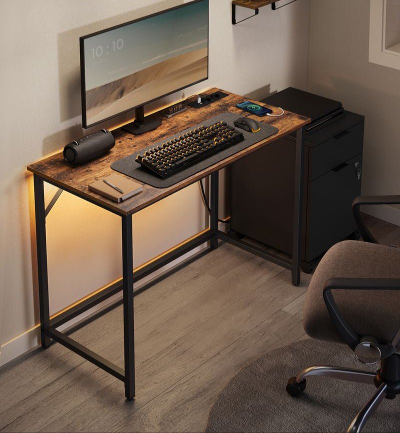 Gamebureau Compact – Met LED-Verlichting en Stopcontacten – Computerbureau