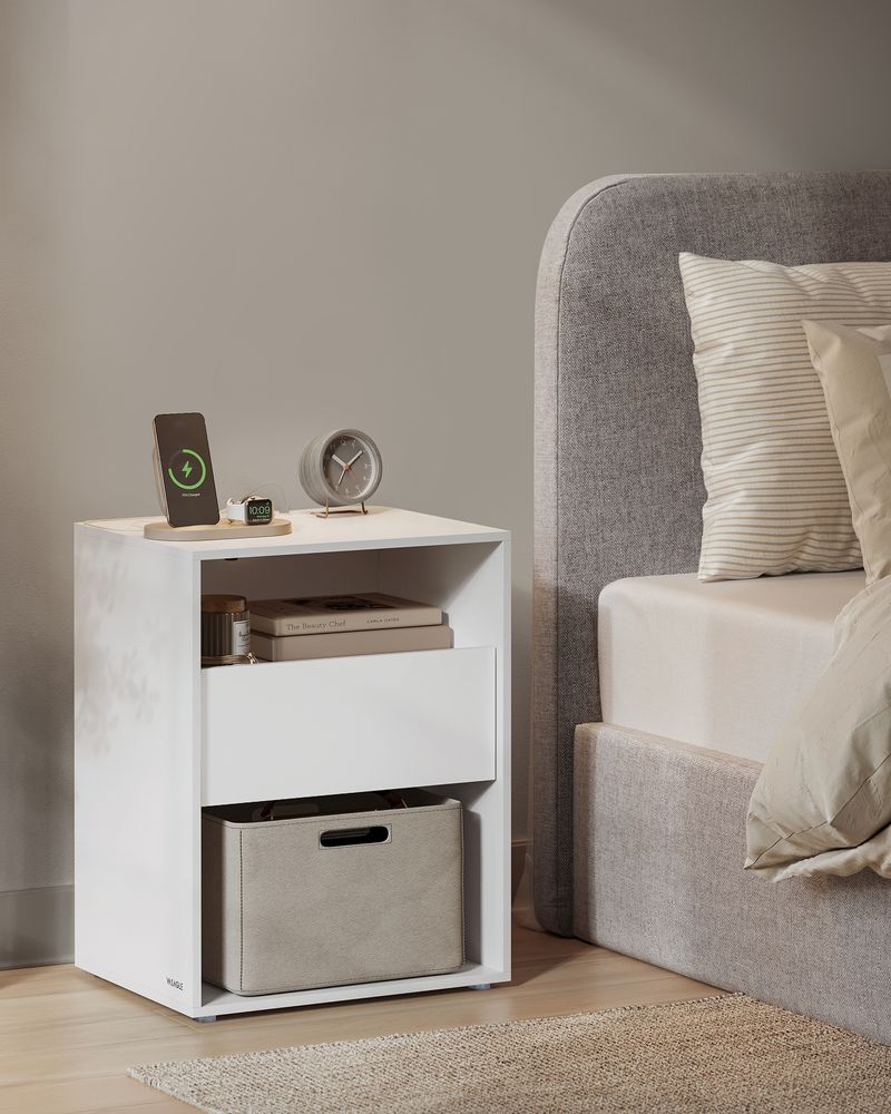 Nachtkastje met Stopcontact & USB – Modern Wit – Met Lade & 2 Open Vakken – Bijzettafel met Oplaadstation